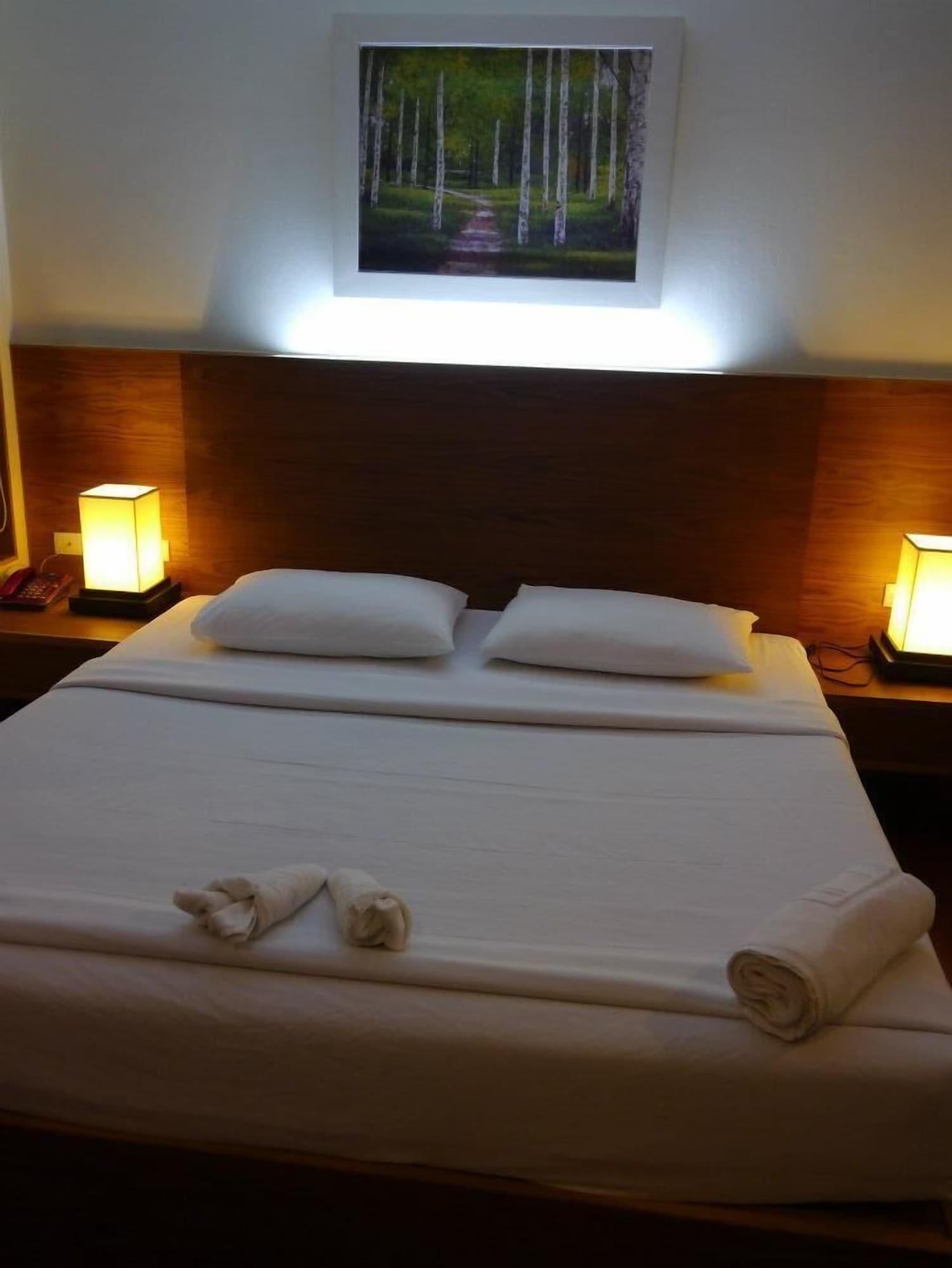 Baan Saikao Plaza Hotel & Service Apartment Koh Chang Exterior foto