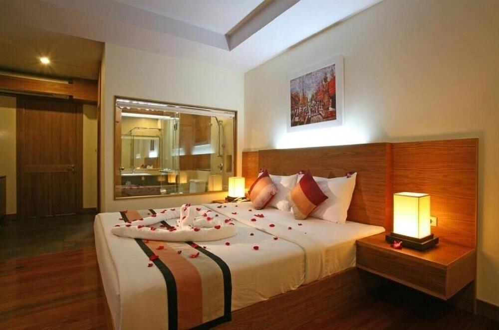 Baan Saikao Plaza Hotel & Service Apartment Koh Chang Exterior foto